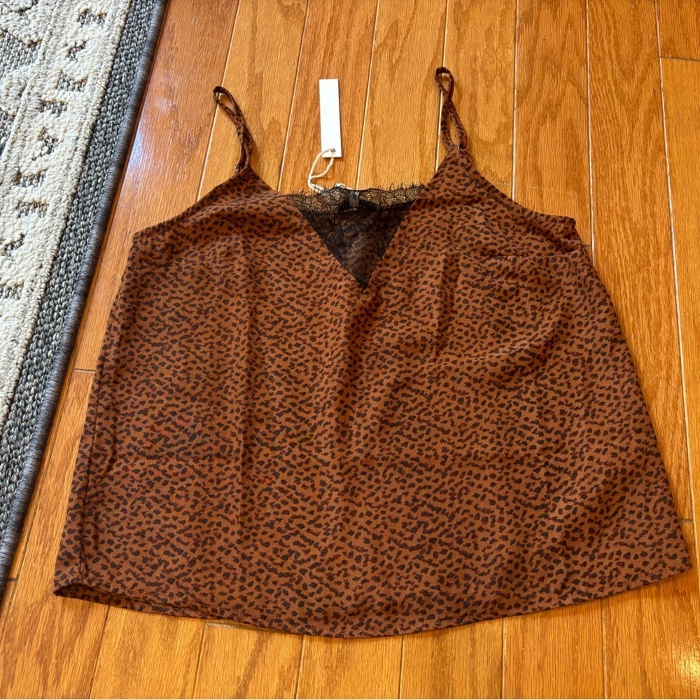 Crescent Tank Top with Lace Detail Womens Size Small NWT